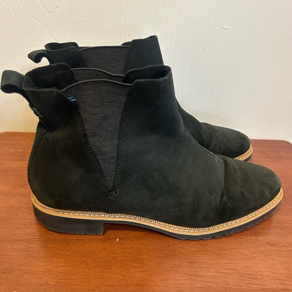 Toms Cleo Water Resistant Black Boot, Women’s Size‎ 10